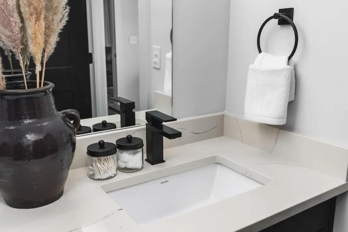 Apartman Premium 2 Bedroom, 4 Bed With Huge Wrap Around Patio Nashville
