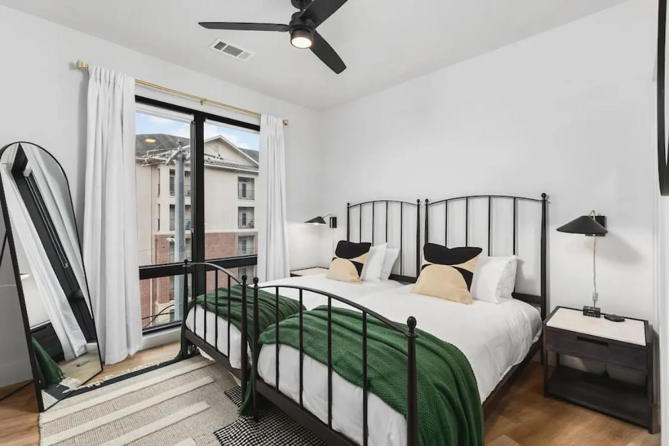 Apartman Premium 2 Bedroom, 4 Bed With Huge Wrap Around Patio Nashville